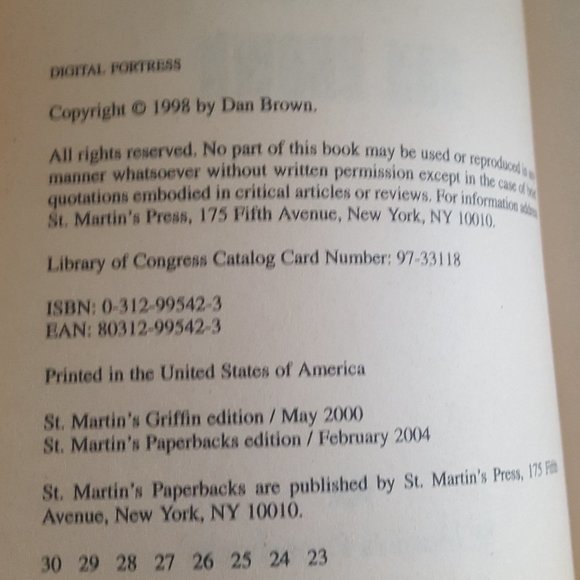 Digital Fortress by Dan Brown, Paperback ISBN 0312995423 - Picture 9 of 9